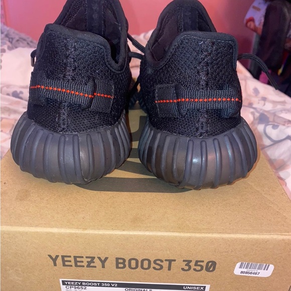 AUTHENTIC YEEZY V’2 Bred - Picture 3 of 4
